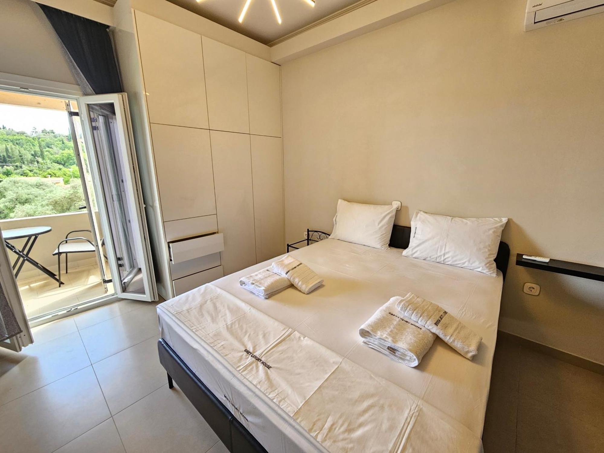 Grey Luxury House Apartment Ipsos Exterior photo